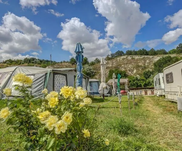 Saint George Camping Topola