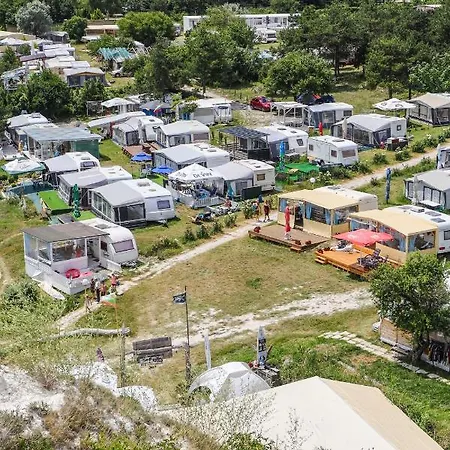 Saint George Kemping *