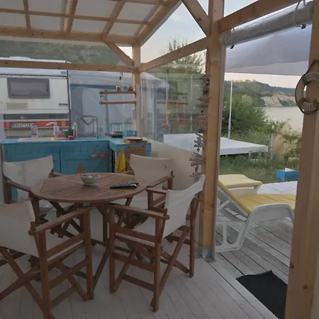 Saint George Camping Topola