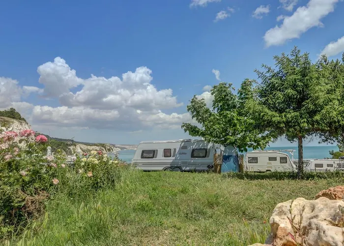 Saint George Camping Topola